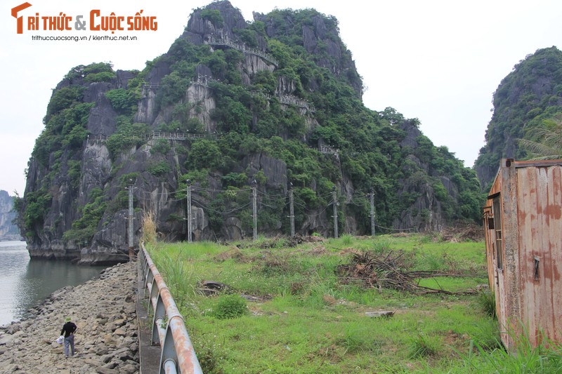 Nhung nui da tren vinh Ha Long bi “chang” dien chieu sang gio sao?-Hinh-9