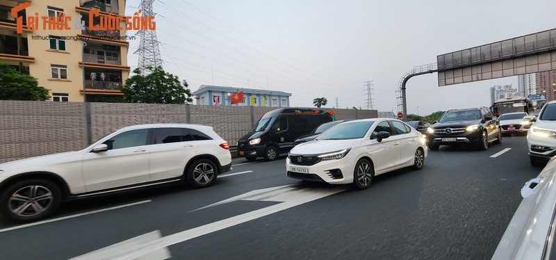 Chua het nghi le, nguoi dan linh kinh do dac ve Ha Noi som-Hinh-10