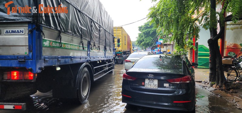 Duong pho Ha Noi ngap lut giua troi nang-Hinh-18