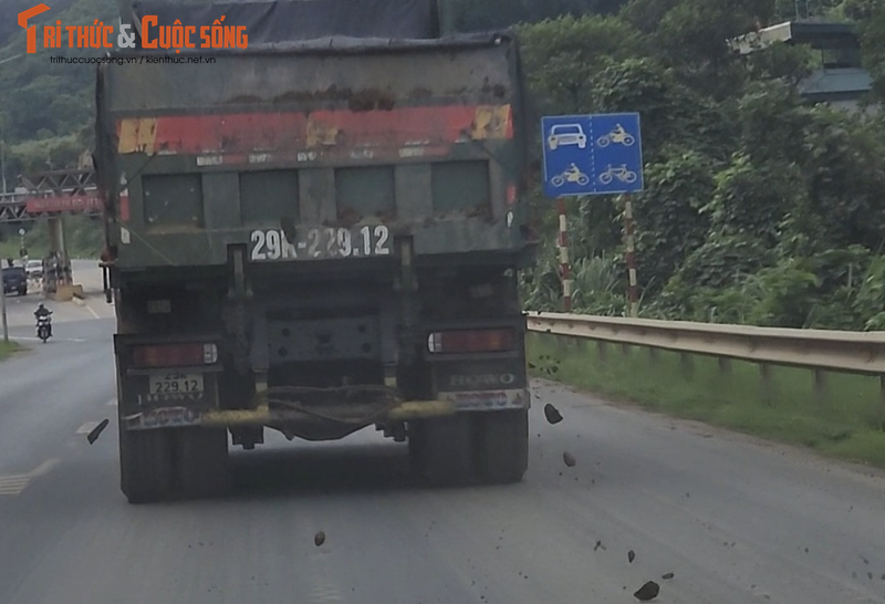 Duong Hoa Lac-Hoa Binh “ganh” xe qua tai:  Yeu cau Thanh tra vao cuoc