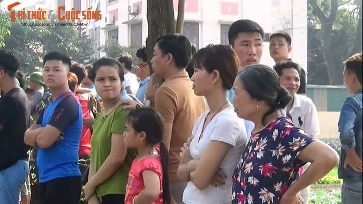 Hien truong vu bat coc con tin kinh hoang o Thuong Tin-Hinh-8