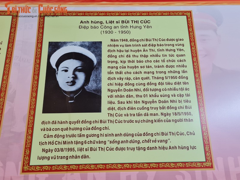 Nguoi dan Ha Noi xuc dong khi xem trien lam “Den on dap nghia“-Hinh-11