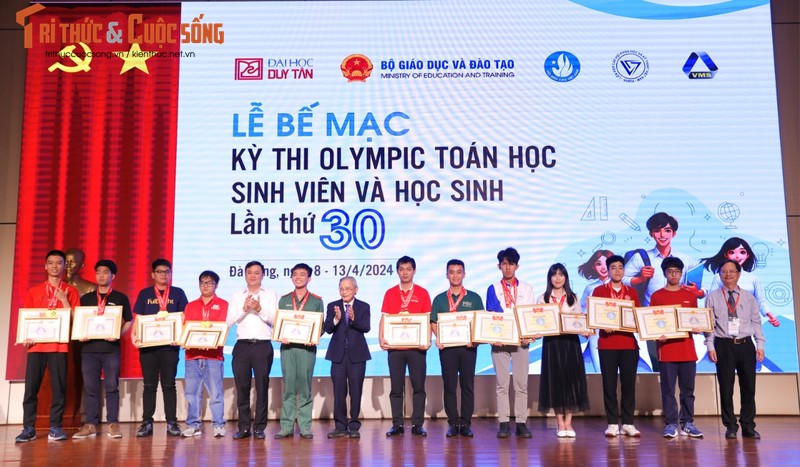 Be mac Olympic Toan hoc SV-HS nam 2024: 2 thu khoa doat giai Nhat “kep”-Hinh-3