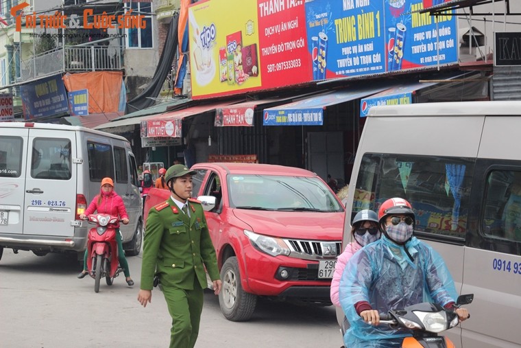 Anh: Hang nghin nguoi keo ve chua Huong truoc gio khai hoi-Hinh-6