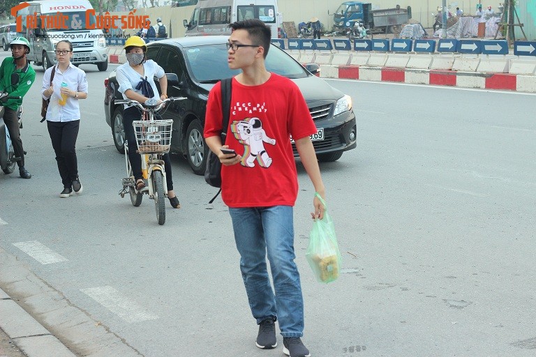 Anh: Thi sinh hoi hop truoc thi vao lop 10 o Ha Noi-Hinh-13