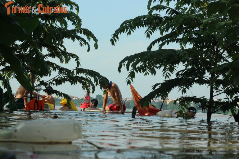 Rung minh canh nguoi Ha Noi tam giua nuoc lu song Hong-Hinh-4