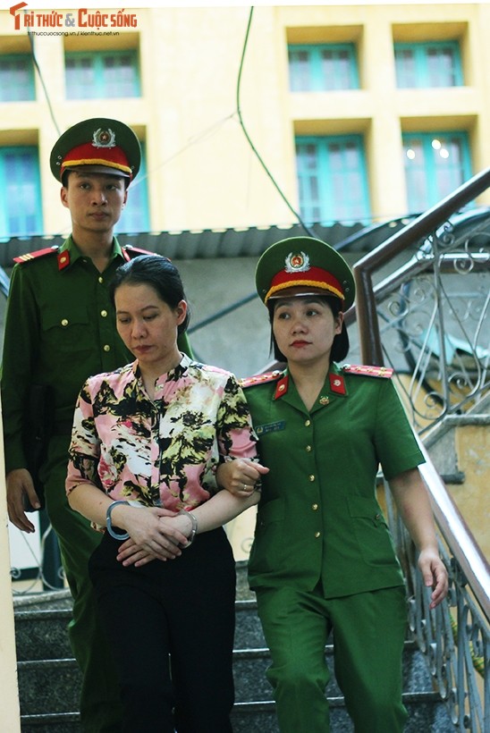 Anh: Ha Van Tham mim cuoi, Nguyen Xuan Son hoc hac sau ban an-Hinh-7
