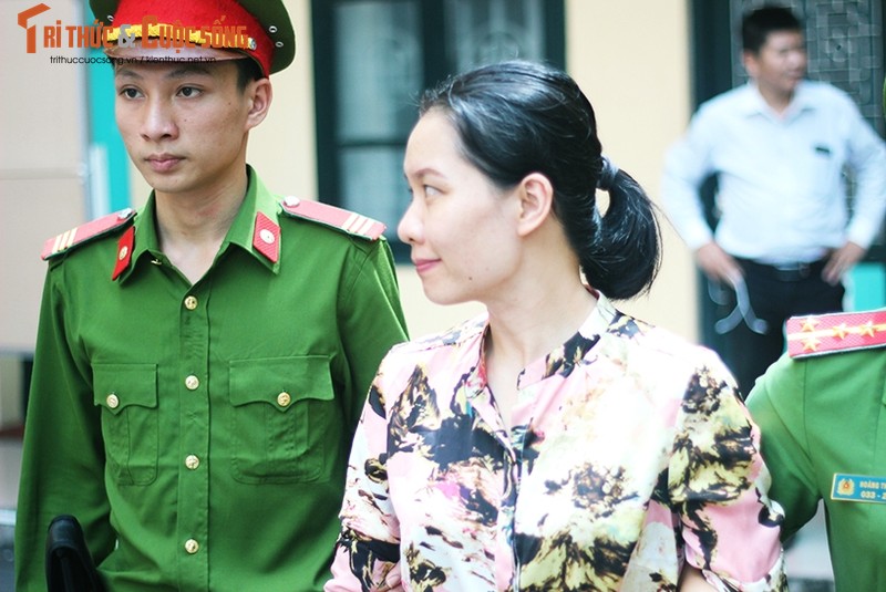 Anh: Ha Van Tham mim cuoi, Nguyen Xuan Son hoc hac sau ban an-Hinh-8