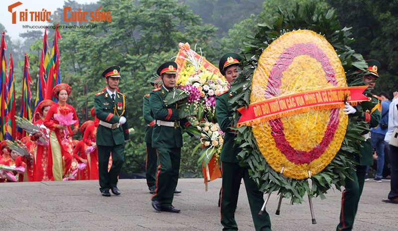 Thu tuong Nguyen Xuan Phuc doi mua dang huong tai Gio To Hung Vuong-Hinh-3