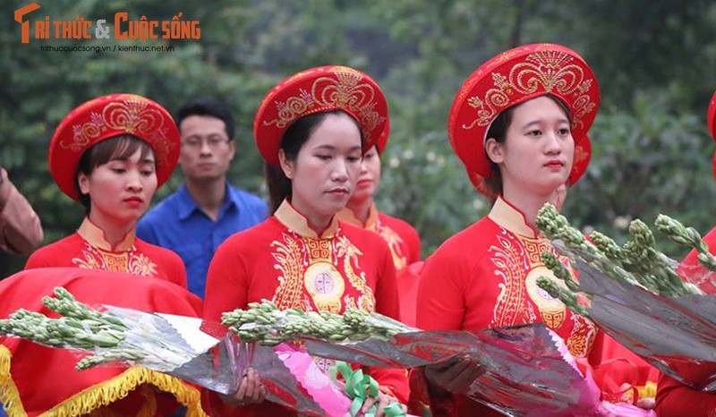 Thu tuong Nguyen Xuan Phuc doi mua dang huong tai Gio To Hung Vuong-Hinh-5