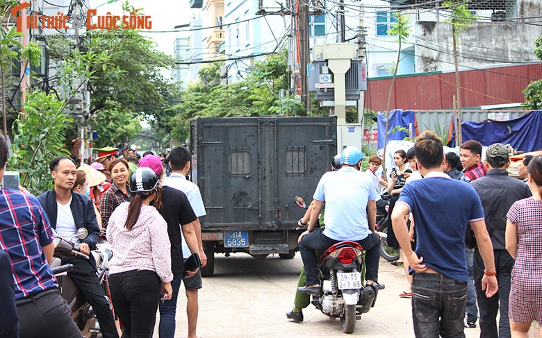 Can canh thuc nghiem hien truong giet nam sinh, nhet bao tai-Hinh-12