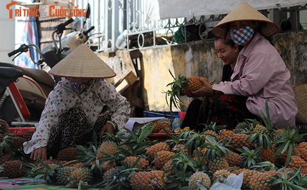 Ha Noi nang nhu do lua: Nguoi “hot” bac trieu, nguoi “meo mat” vi e-Hinh-7