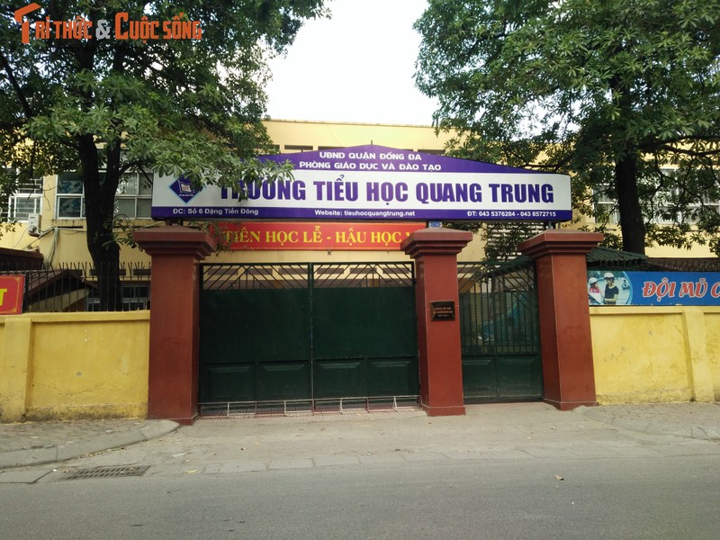 Ha Noi: Tam dinh chi co giao bat hoc sinh tat ban 50 cai