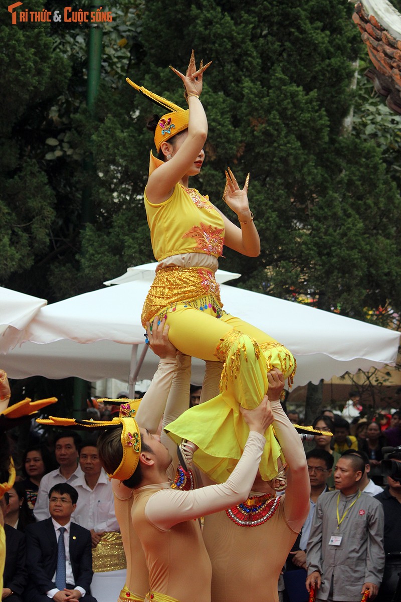 Anh: Bien nguoi no nuc du le khai hoi chua Huong 2019-Hinh-6