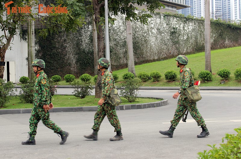 Chu tich Kim Jong-un dang den Ha Noi, an ninh duoc that chat tuyet doi-Hinh-17