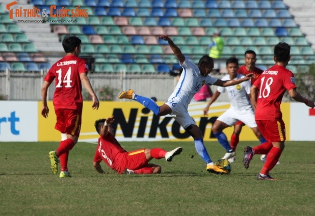 DT Viet Nam 1 - 0 DT Malaysia: Vuot kho gianh chien thang-Hinh-8