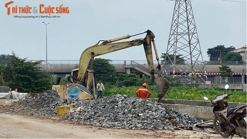 DA cai tao tuyen kenh dai nhat TP HCM tre hen, nguoi dan khon kho vi o nhiem