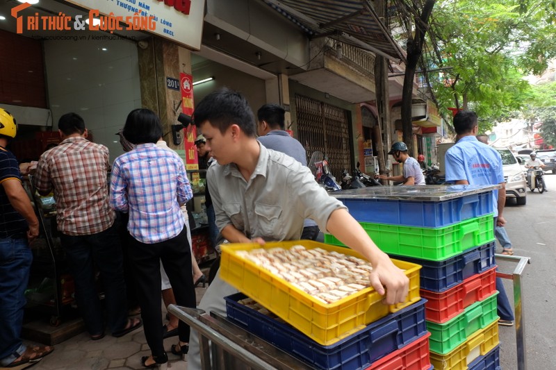 Banh trung thu Bao Phuong “hot” nhat Thu do vang ve khac thuong-Hinh-9