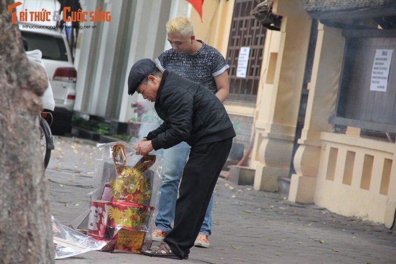 Chum anh: Khong khi chieu 30 Tet Dinh Dau o Ha Noi-Hinh-9