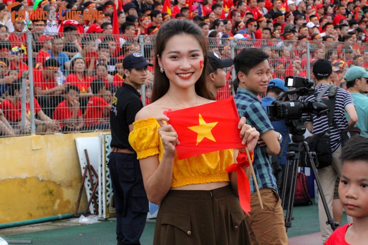 “Ban gai tin don” tuyen thu U23 Viet Nam roi le sau tran thua UAE-Hinh-5