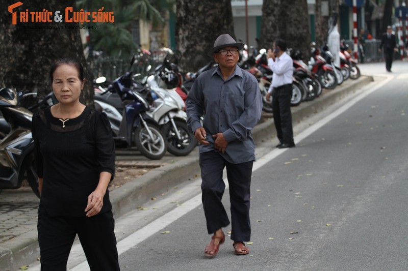 Hang nghin nguoi dan do ve vieng Nguyen Tong Bi thu Do Muoi-Hinh-11