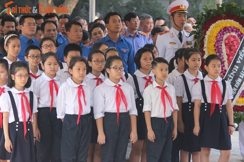 Hang nghin nguoi dan do ve vieng Nguyen Tong Bi thu Do Muoi-Hinh-3