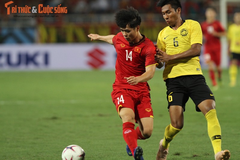 Thang Malaysia tai AFF Cup 2018, DT Viet Nam nhan mua tien thuong