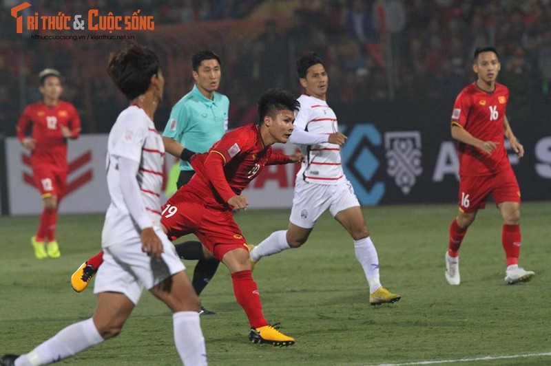 Viet Nam vao ban ket AFF Cup voi ngoi dau bang-Hinh-9