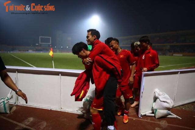 Hanh dong cuc y nghia cho dong doi cua DT Viet Nam tai AFF Cup 2018-Hinh-5