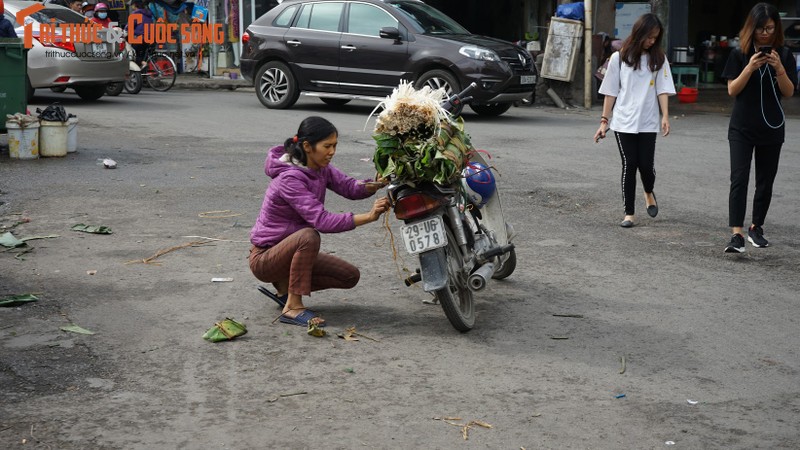 Can canh cho la dong Ha Noi ngay giap Tet-Hinh-10