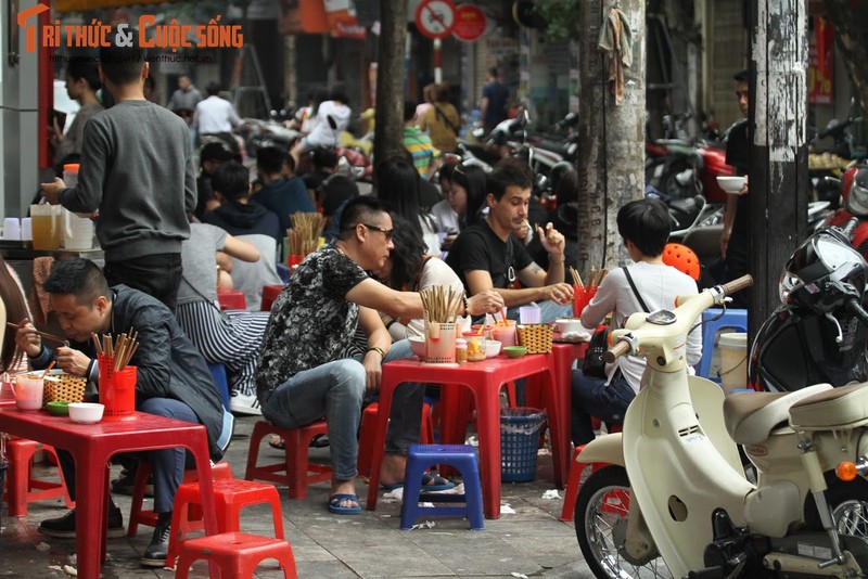 Mung 2 Tet, hang an via he Ha Noi tang gia van dat khach-Hinh-3