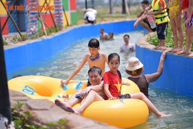 Kham pha cong vien nuoc moi toanh giai nhiet mua he cho nguoi dan Ha Noi-Hinh-10