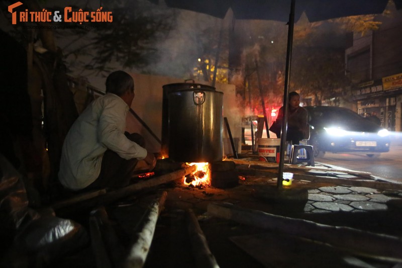 Nguoi dan Ha Noi vui thu trong banh chung cho troi sang-Hinh-6