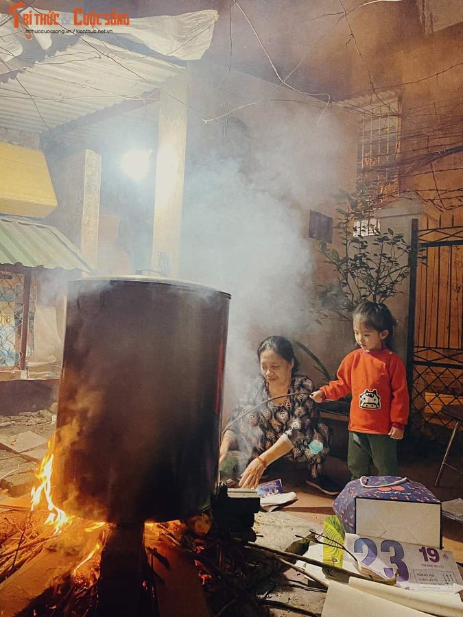 Nguoi Ha Noi “do lua” tren via he voi noi banh chung don Tet-Hinh-11