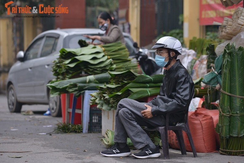 Cho la dong lau doi nhat Ha Noi: Khach vang ve, gia hang cao-Hinh-2