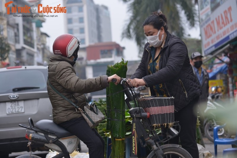 Cho la dong lau doi nhat Ha Noi: Khach vang ve, gia hang cao-Hinh-5