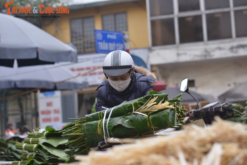 Cho la dong lau doi nhat Ha Noi: Khach vang ve, gia hang cao-Hinh-6