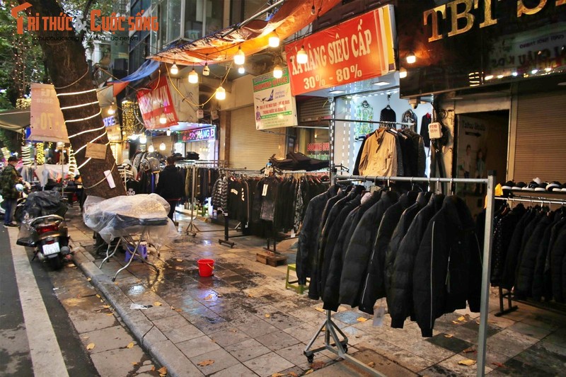 Shop quan ao xa hang, via he pho Hang Bong bi “nuot chung“-Hinh-4