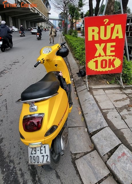 Rua xe Tet gia 10K, khach xep hang chu lam khong ngoi tay-Hinh-7