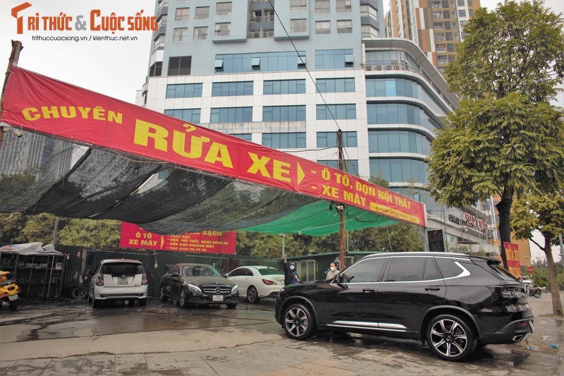 Rua xe Tet gia 10K, khach xep hang chu lam khong ngoi tay-Hinh-8