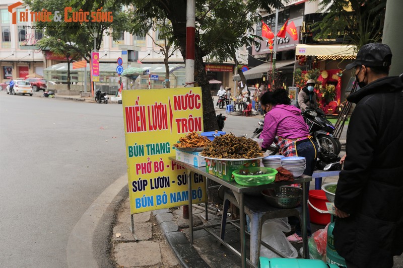 Ha Noi: Hang quan mo sang mung 1 Tet Nham Dan, gia tang nhe-Hinh-7