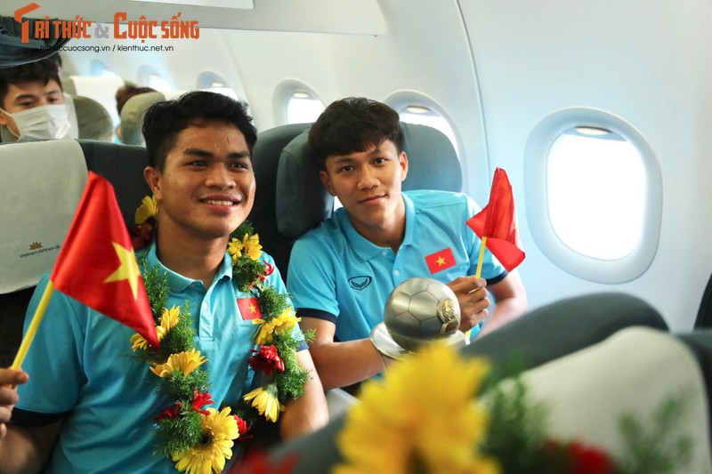 Han hoan ve nuoc, doi tuyen U23 Viet Nam nhan thuong 