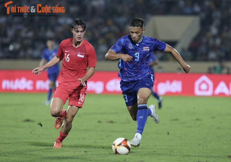 Thang 5 sao Singapore, U23 Thai Lan tro lai voi cuoc dua ban ket-Hinh-4