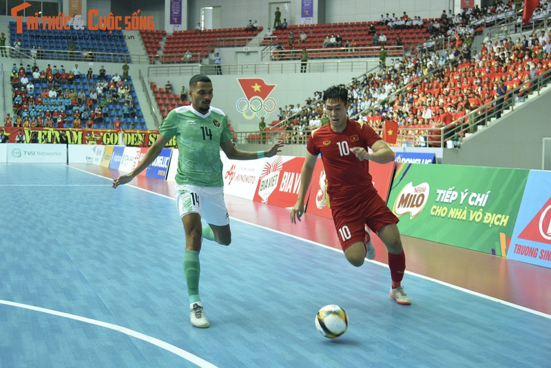 Futsal nam Viet Nam hoa dang tiec trong ngay ra quan SEA Games 31-Hinh-10