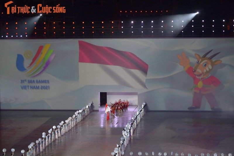 Truc tiep Le khai mac SEA Games 31: Dang cap, hoanh trang, ruc ro-Hinh-10