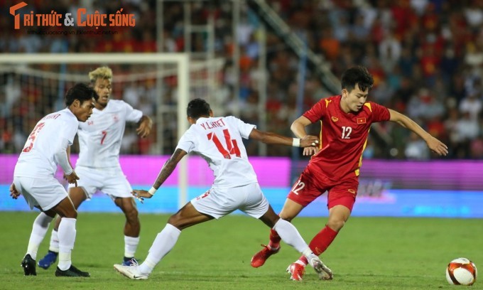 Thang nhe Myanmar, U23 Viet Nam vung ngoi dau bang SEA Games 31-Hinh-10