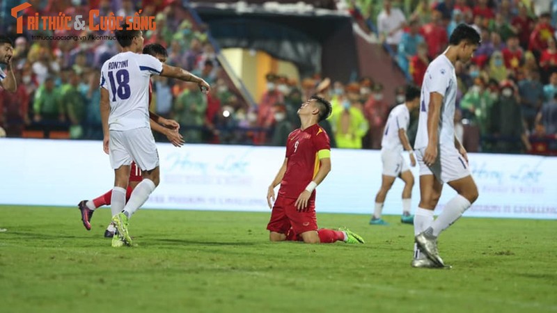 Thang nhe Myanmar, U23 Viet Nam vung ngoi dau bang SEA Games 31-Hinh-20