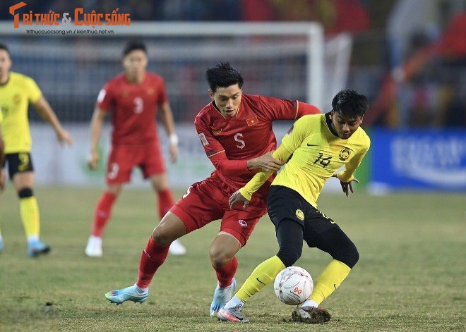 Viet Nam 3-0 Malaysia: Ha dep doi thu, lay lai ngoi dau bang-Hinh-6