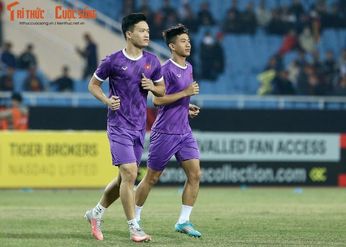 Viet Nam 3-0 Malaysia: Ha dep doi thu, lay lai ngoi dau bang-Hinh-8