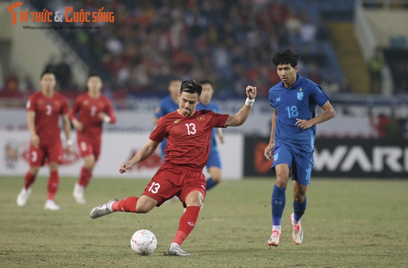 Viet Nam 2-2 Thai Lan: Chung ket luot ve du bao kho khan-Hinh-3